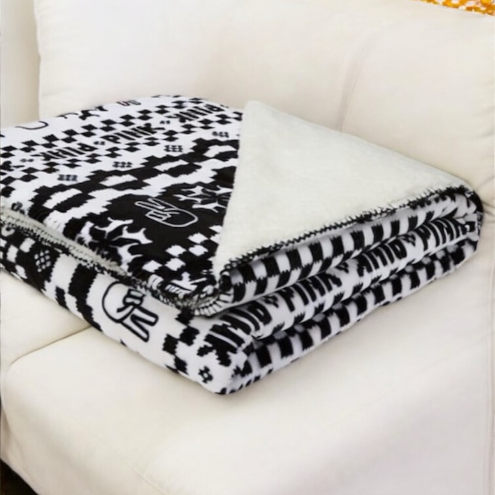 PINK Victoria Secret Black and White Fleece Blanket 50x60